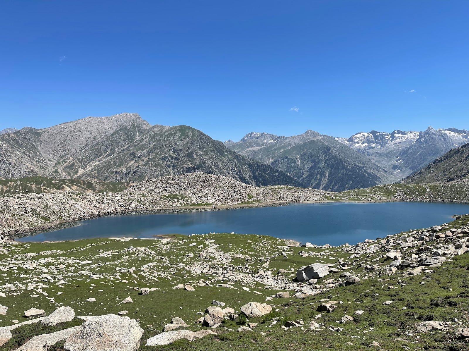 Daral Lake